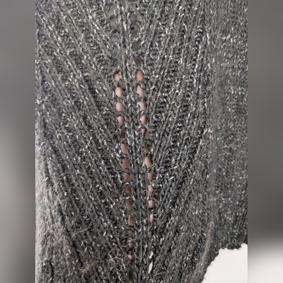 RW&Co Sweater. Size medium. - Picture 6 of 6